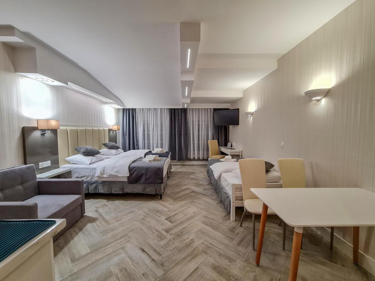 Apartamenty Hayduk Жари Екстериор снимка