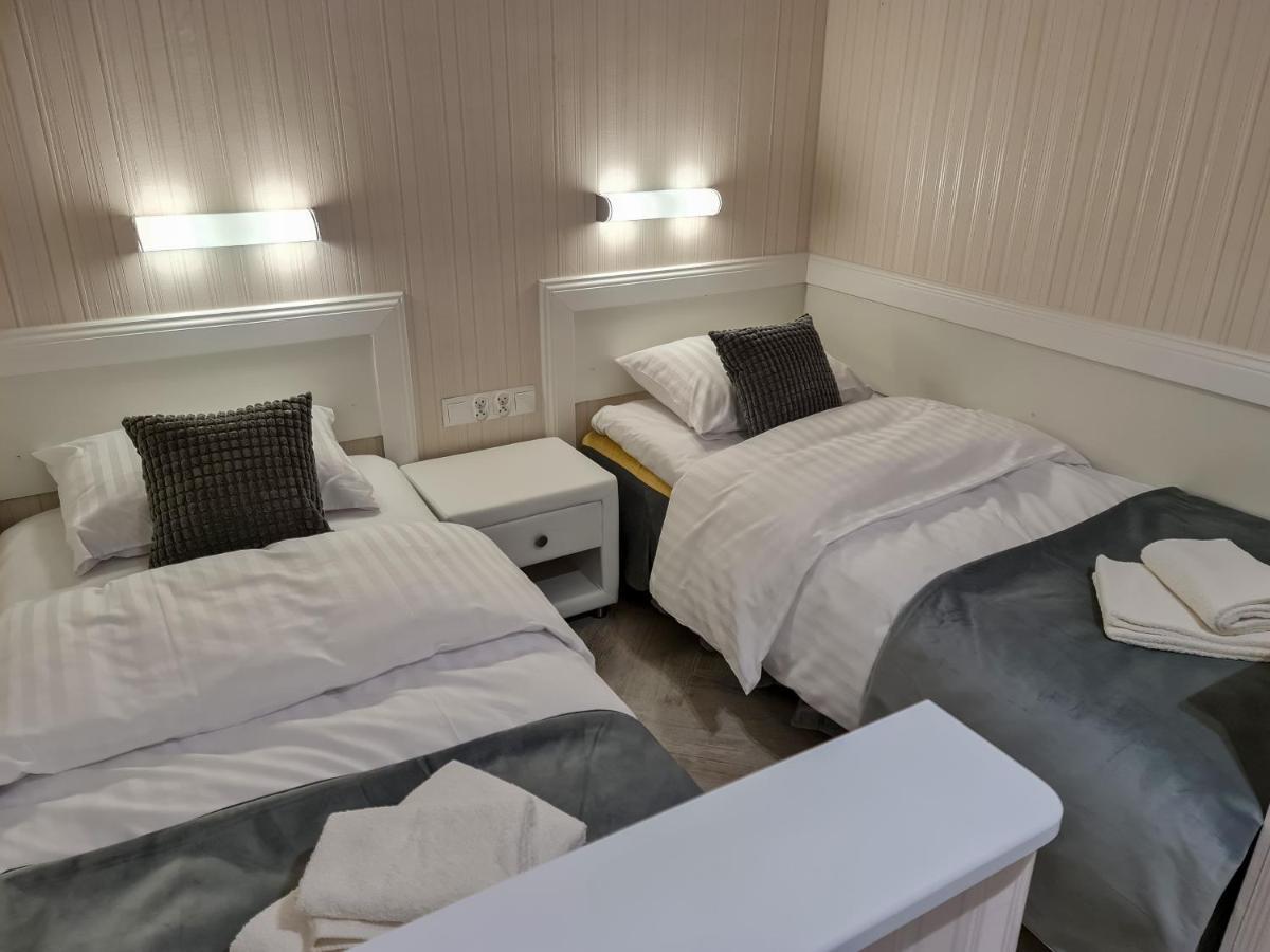 Apartamenty Hayduk Жари Екстериор снимка