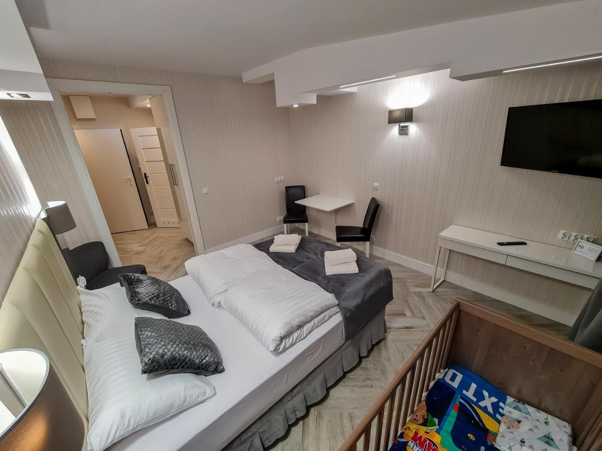 Apartamenty Hayduk Жари Екстериор снимка