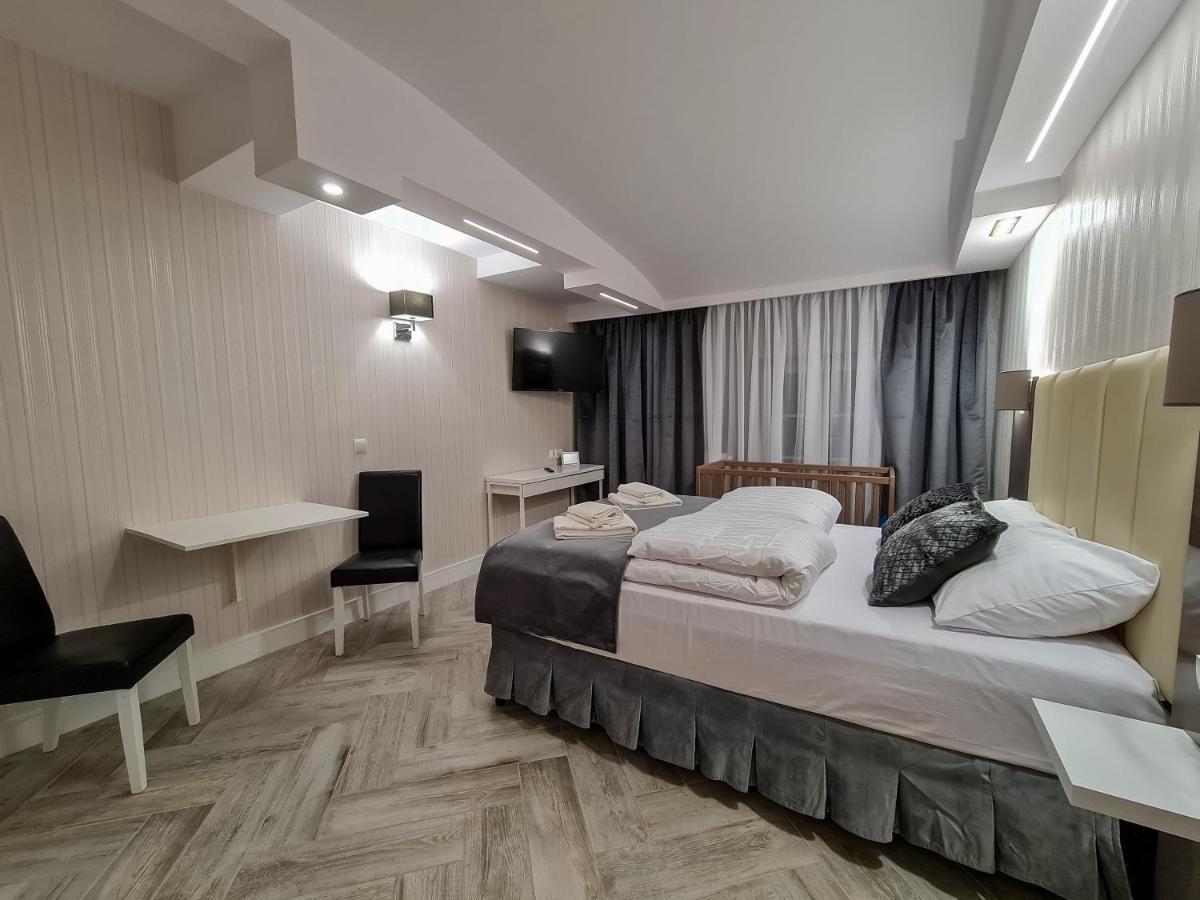 Apartamenty Hayduk Жари Екстериор снимка