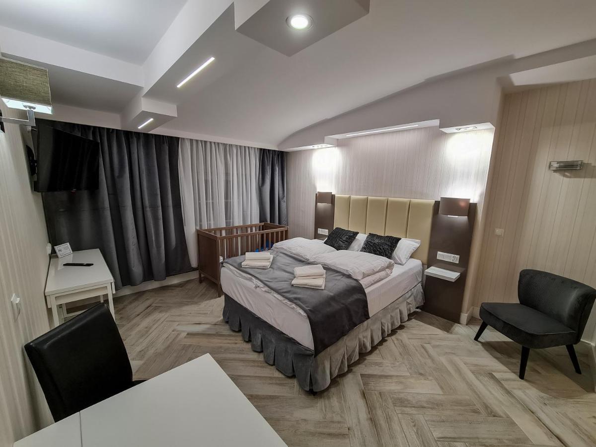 Apartamenty Hayduk Жари Екстериор снимка