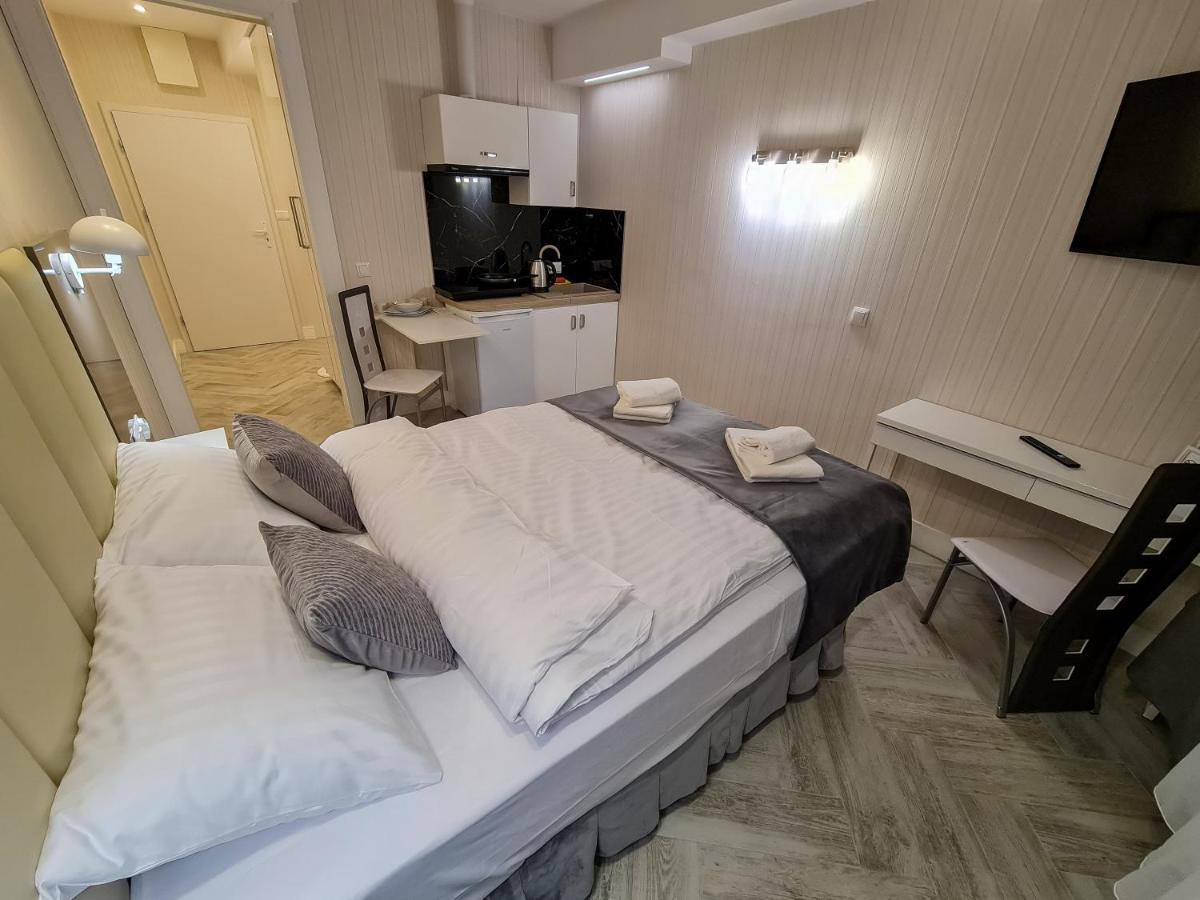 Apartamenty Hayduk Жари Екстериор снимка