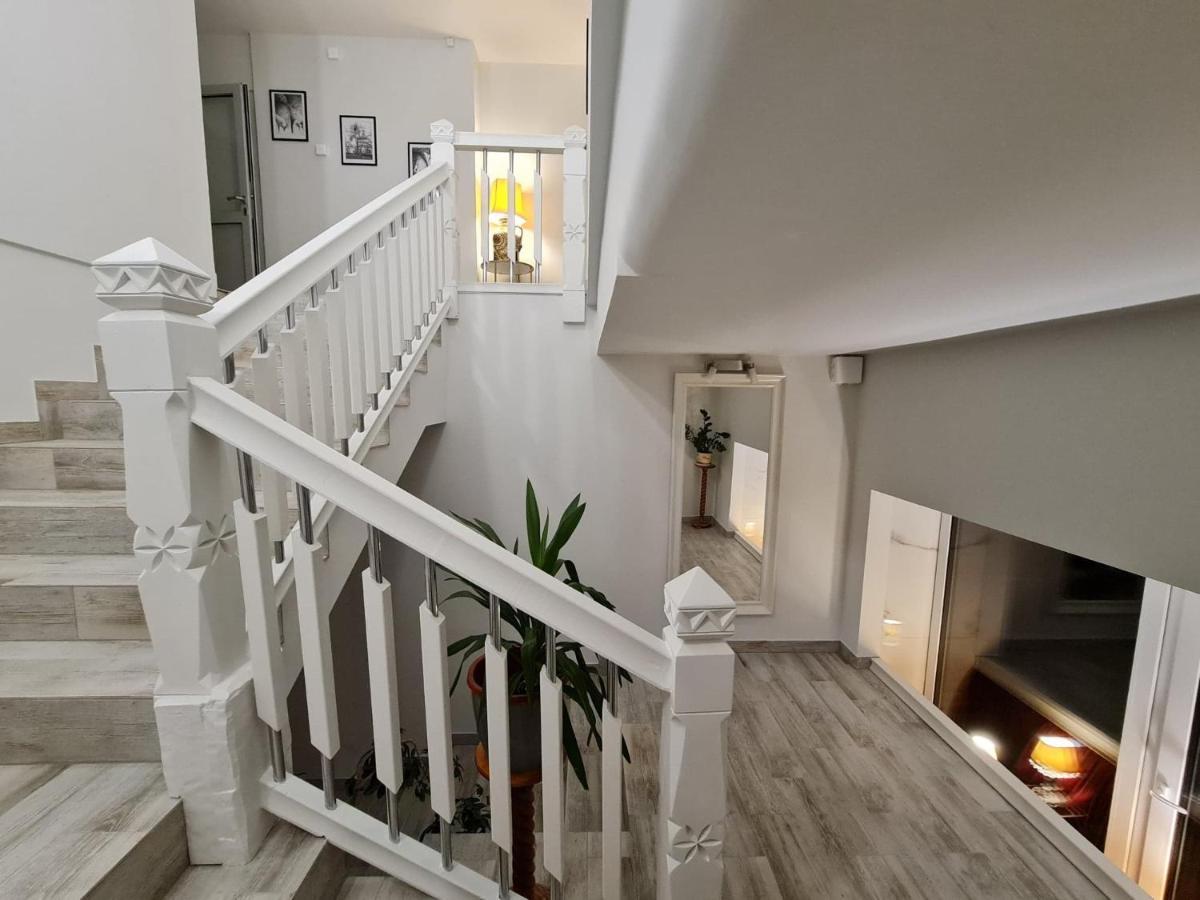 Apartamenty Hayduk Жари Екстериор снимка