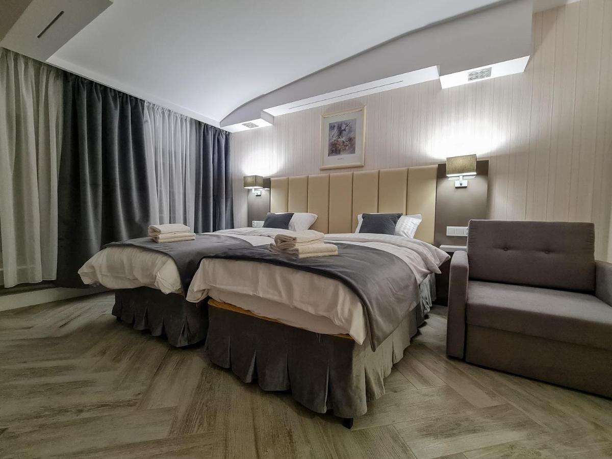 Apartamenty Hayduk Жари Екстериор снимка