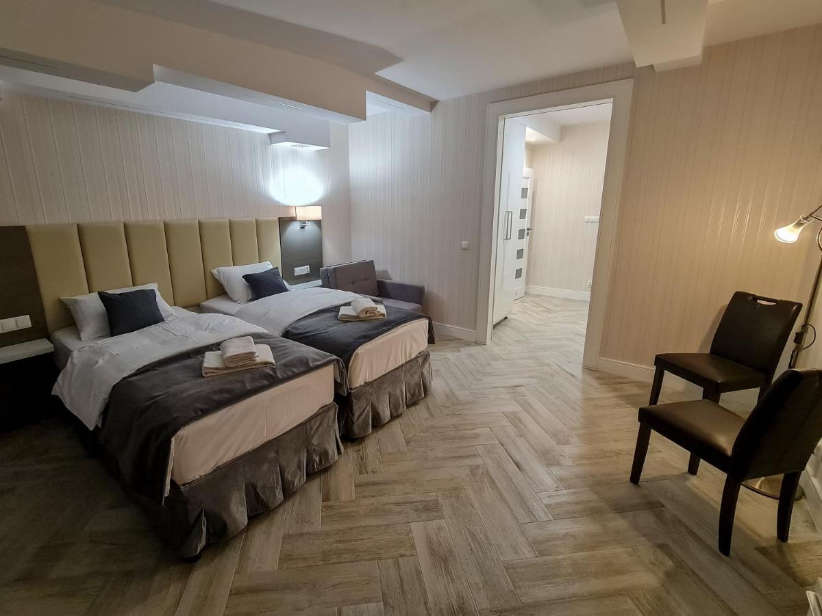 Apartamenty Hayduk Жари Екстериор снимка