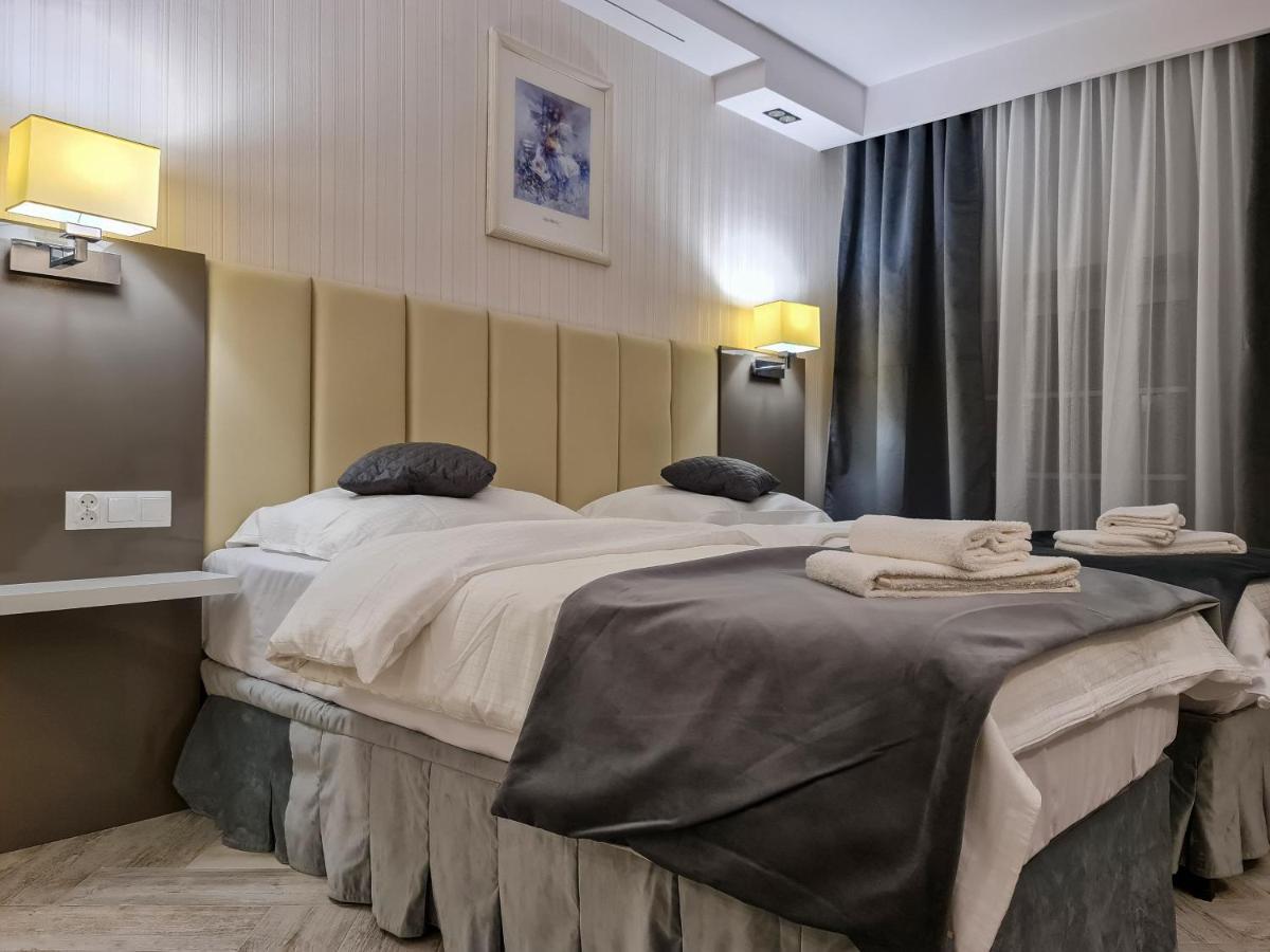 Apartamenty Hayduk Жари Екстериор снимка