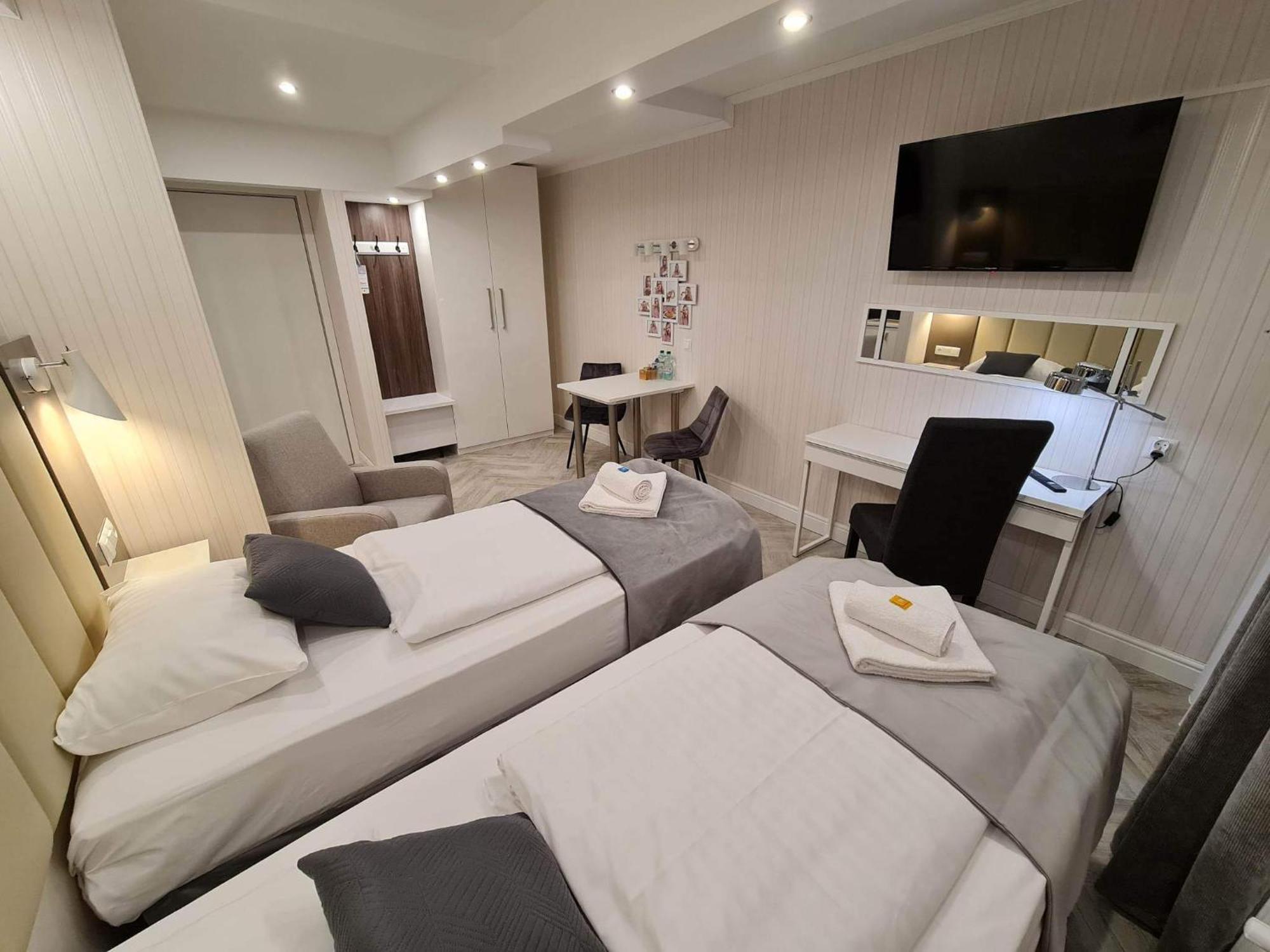 Apartamenty Hayduk Жари Екстериор снимка